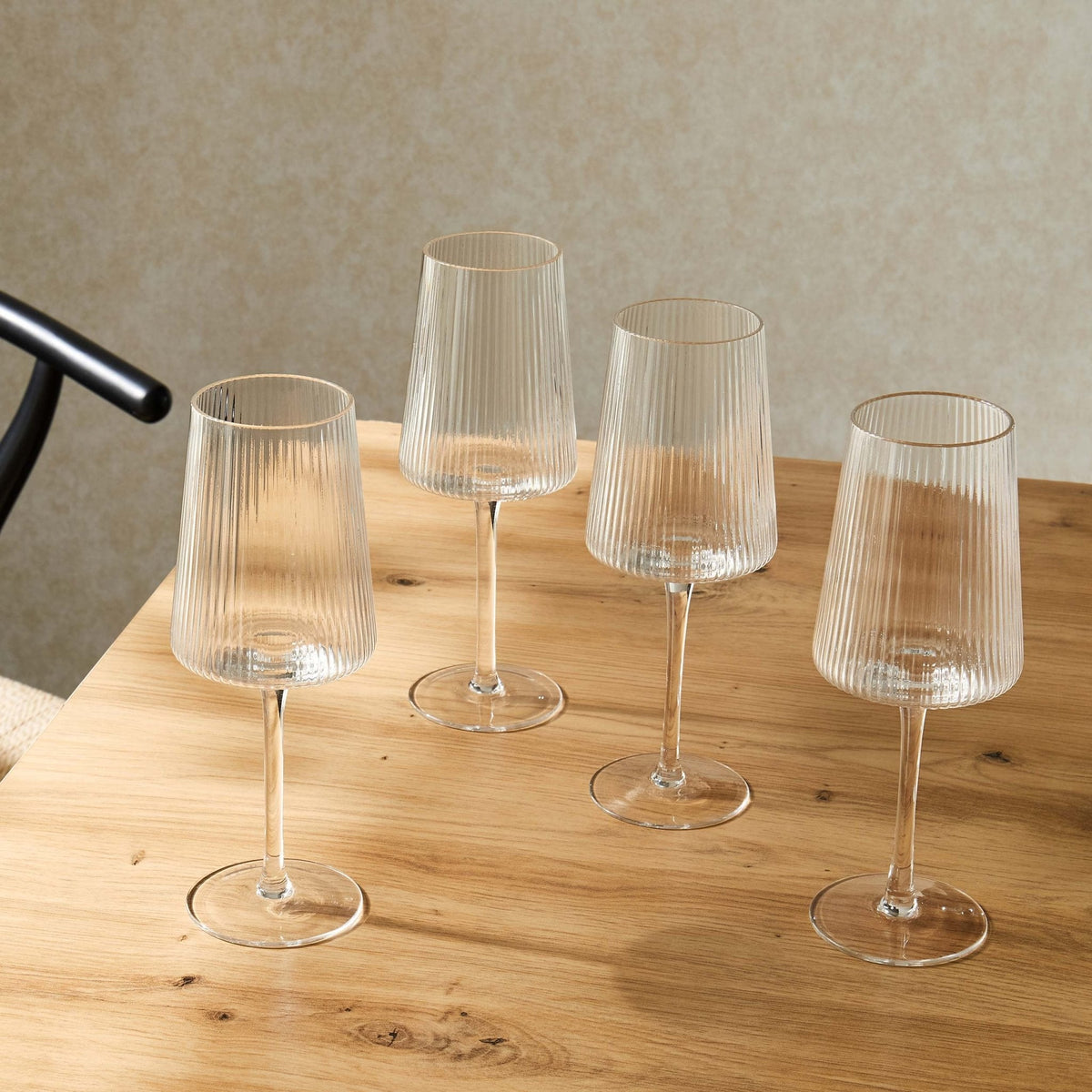 Gatsby Set of 4 Ripple Glass Wine Glasses - Clear